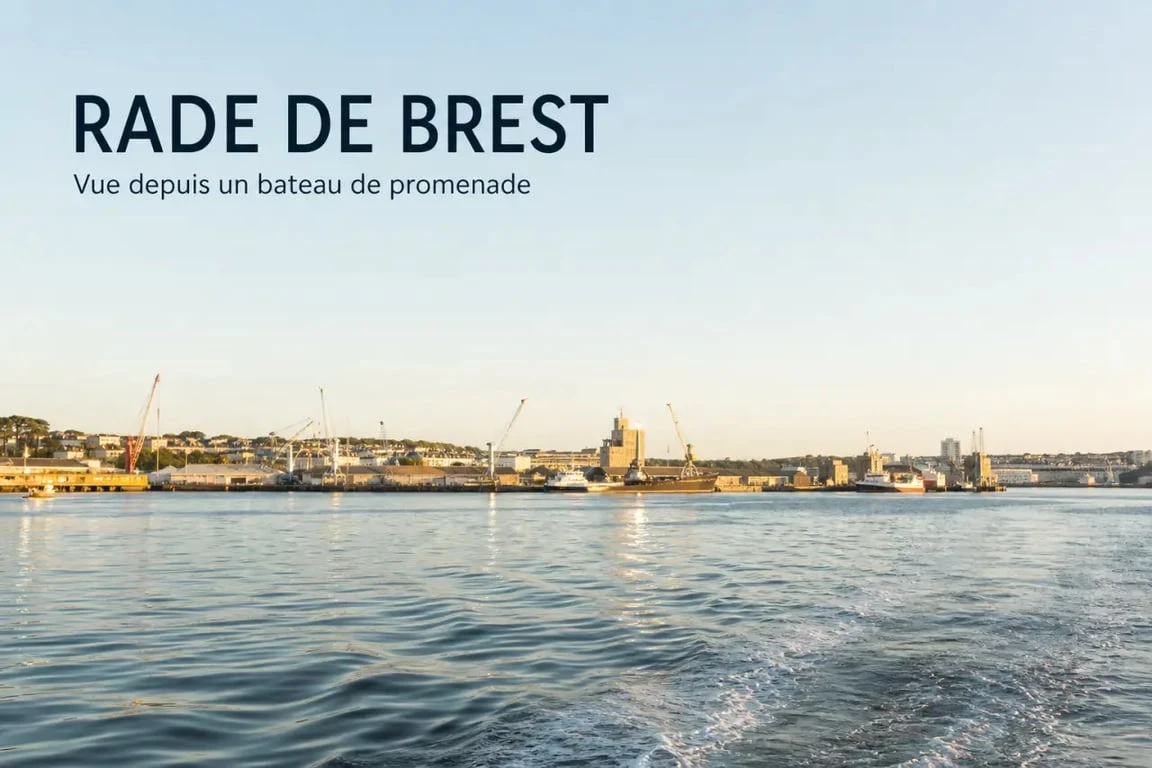 Visiter la rade de Brest en bateau depuis une vedette avec vue sur les quais et le port