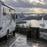 Visiter Brest en camping car : camping-car stationné près de la rade de Brest